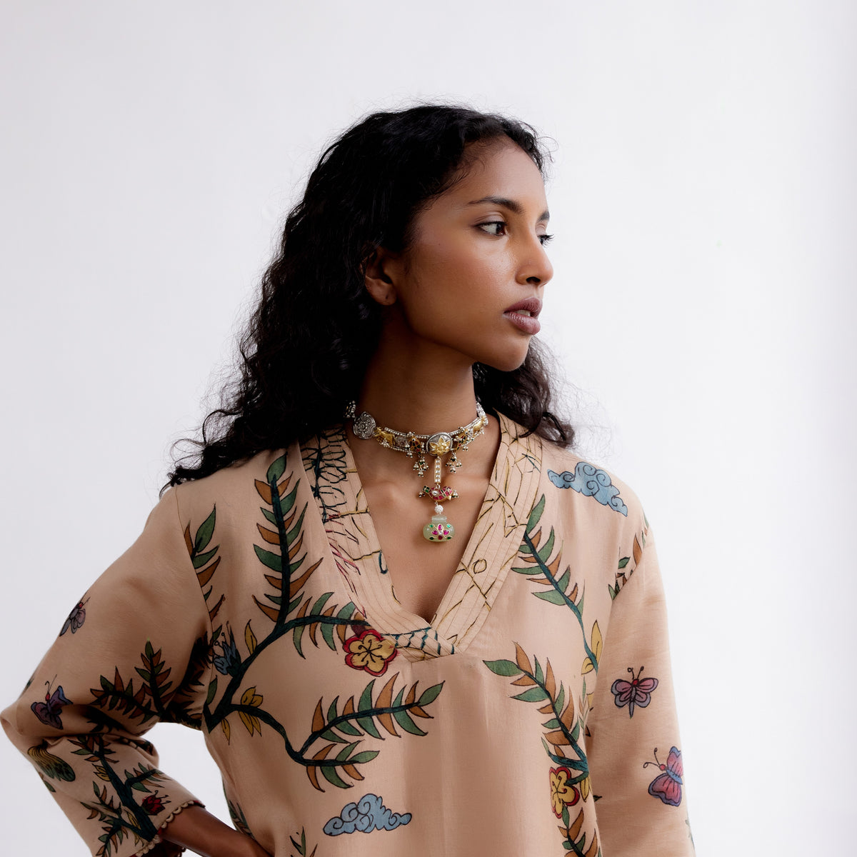 Ahilya Choker