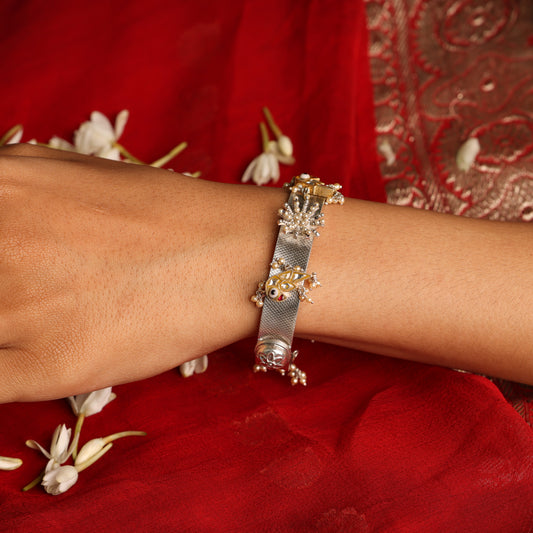 CHANDRAMUKHI BRACELET