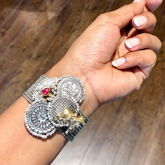 Mudra Cuff