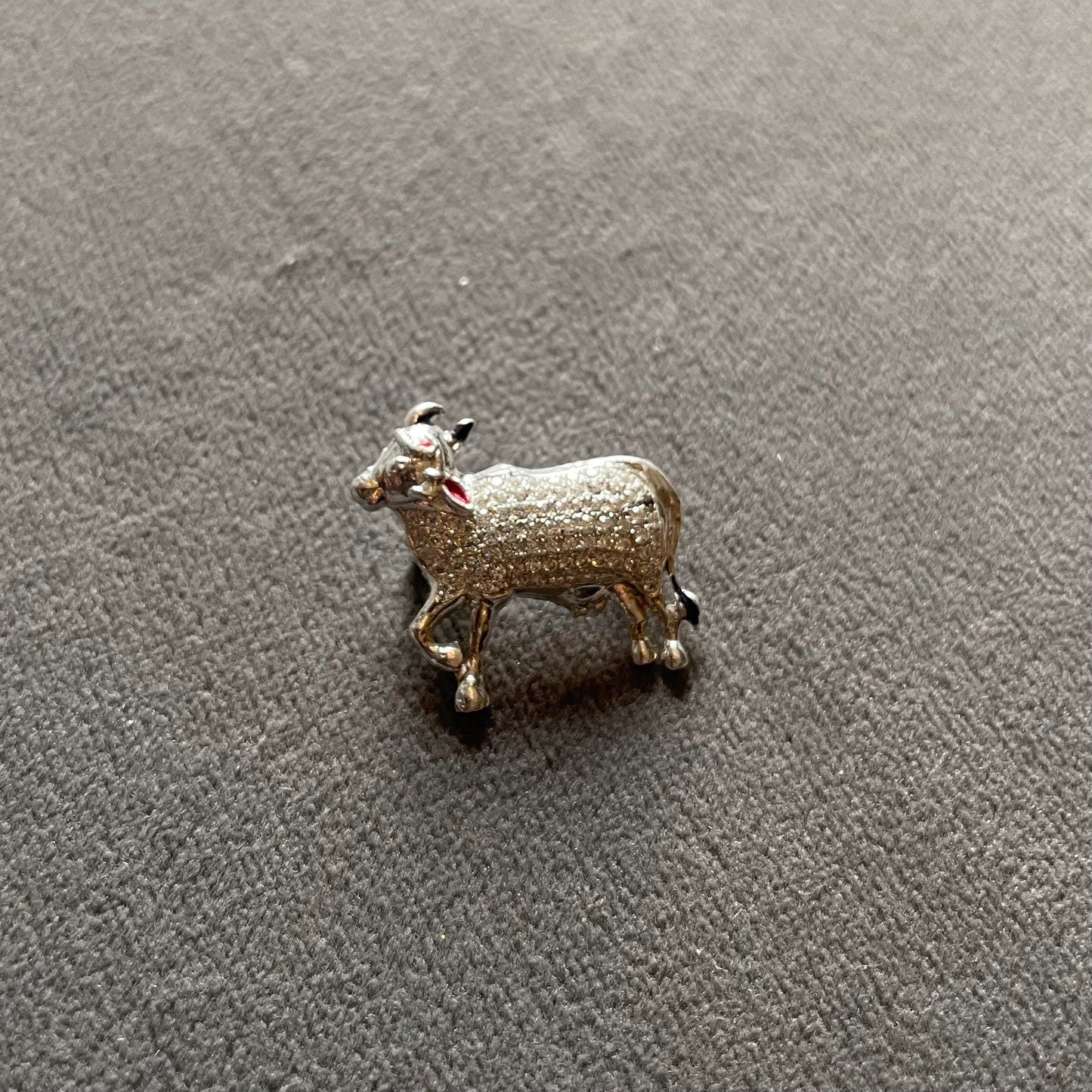 NANDI BROOCH