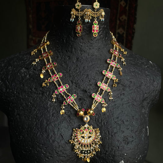 Akriti Earrings