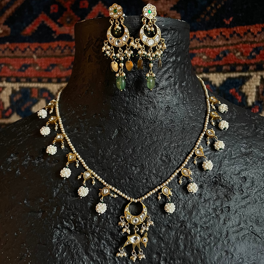 Chand necklace (white)