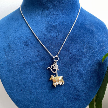 Aanshi Chain (with Om)