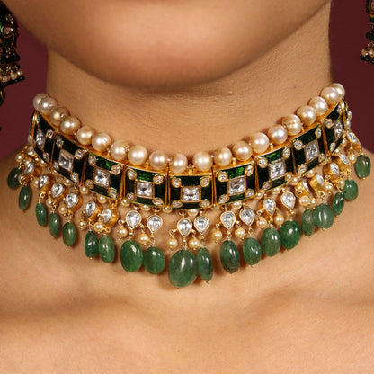 Lacha Choker