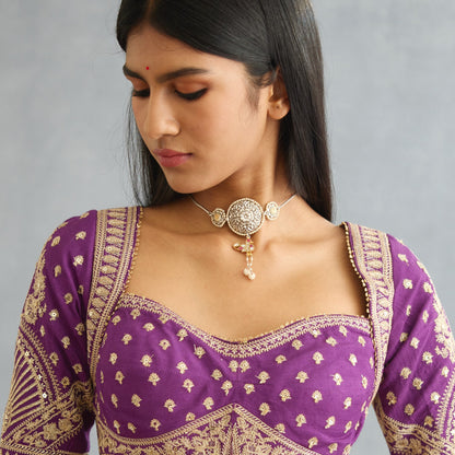 Nirvi Choker