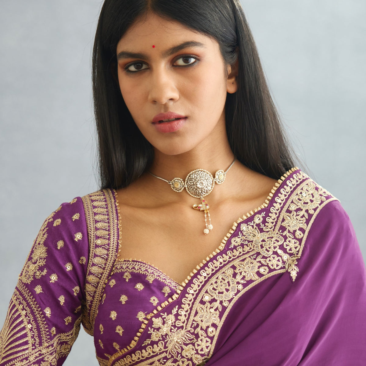 Nirvi Choker