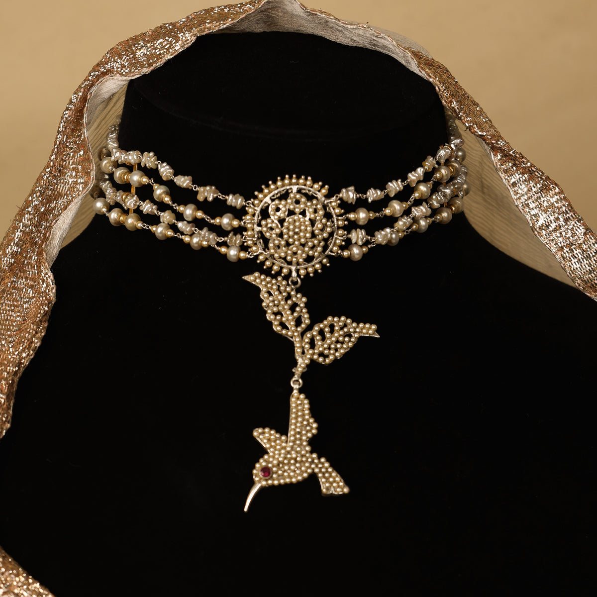 RAKTI CHOKER