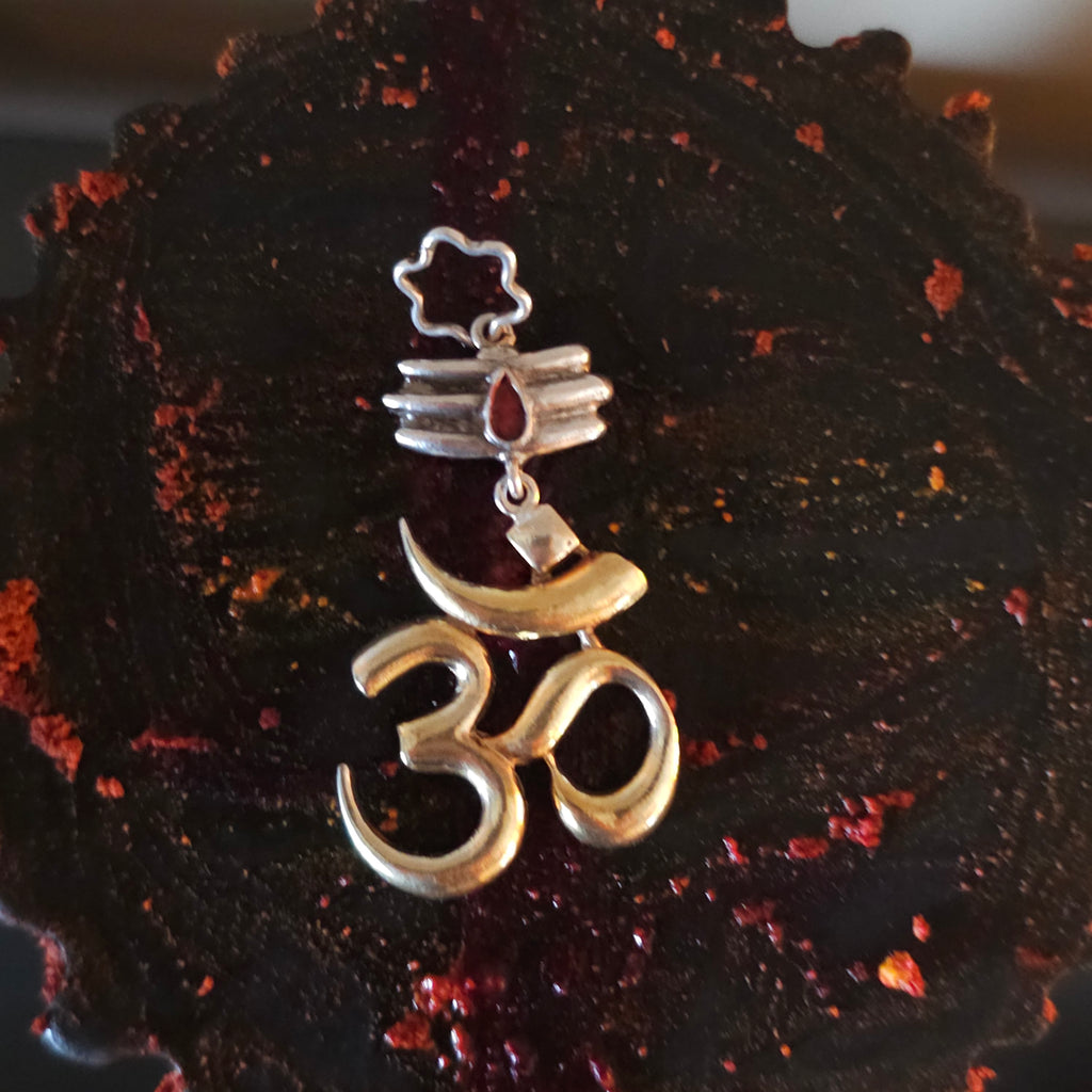 Dhruv Pendant