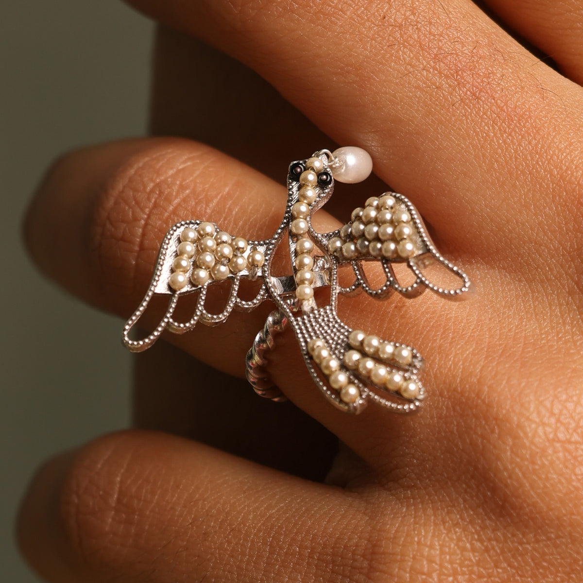 Pakhi ring