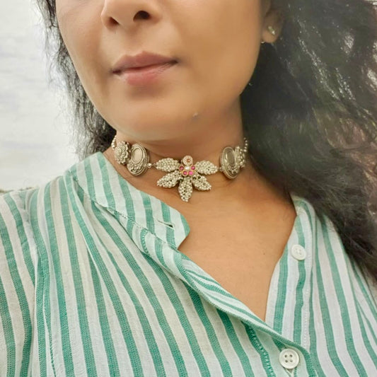 Iris Flower Choker