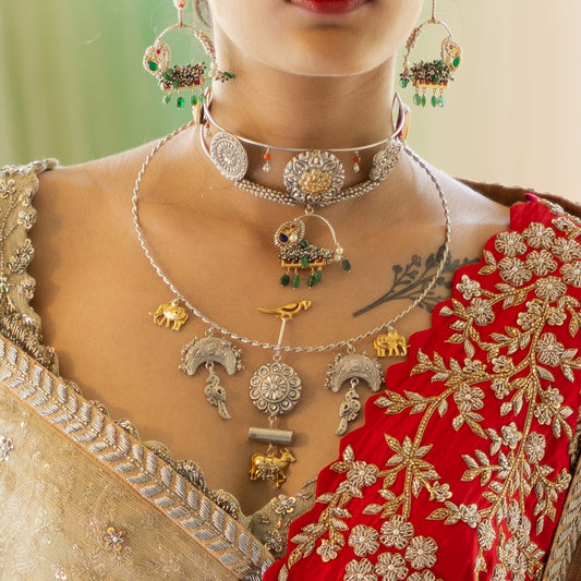 Inayat Choker