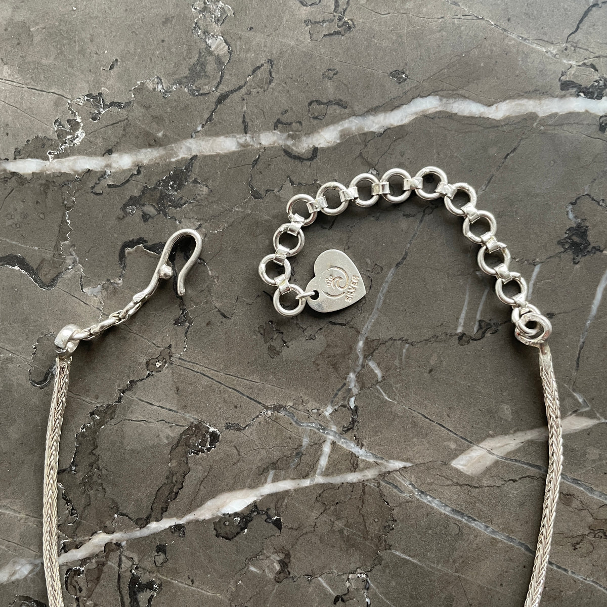 Roop Choker