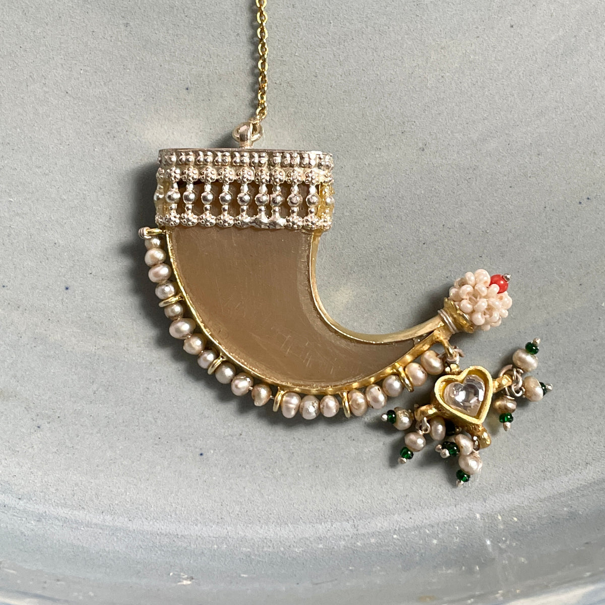 Namur Chain (with white flower)