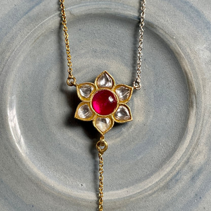 Namur Chain (with white flower)