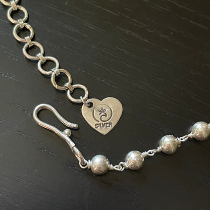 Ahilya Choker