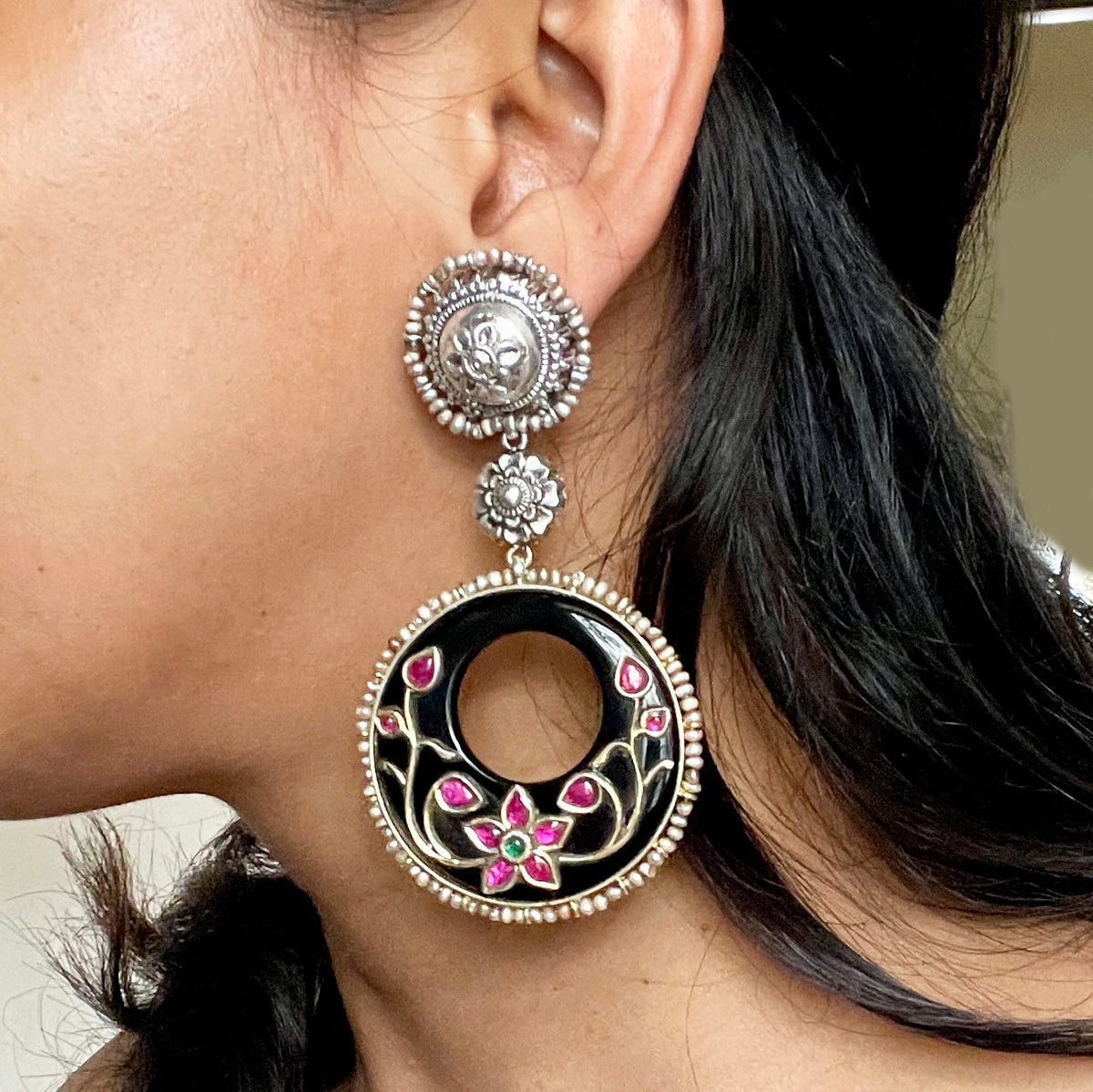 Saki Earrings - Black