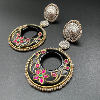Saki Earrings - Black