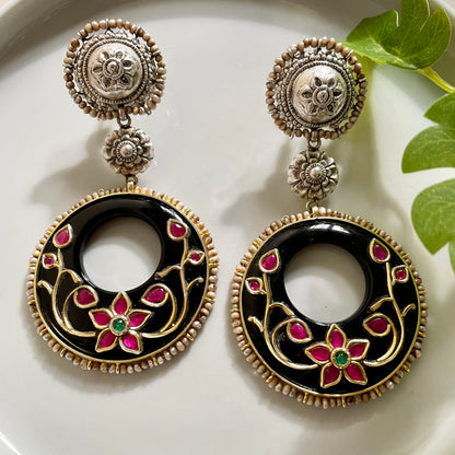 Saki Earrings - Black