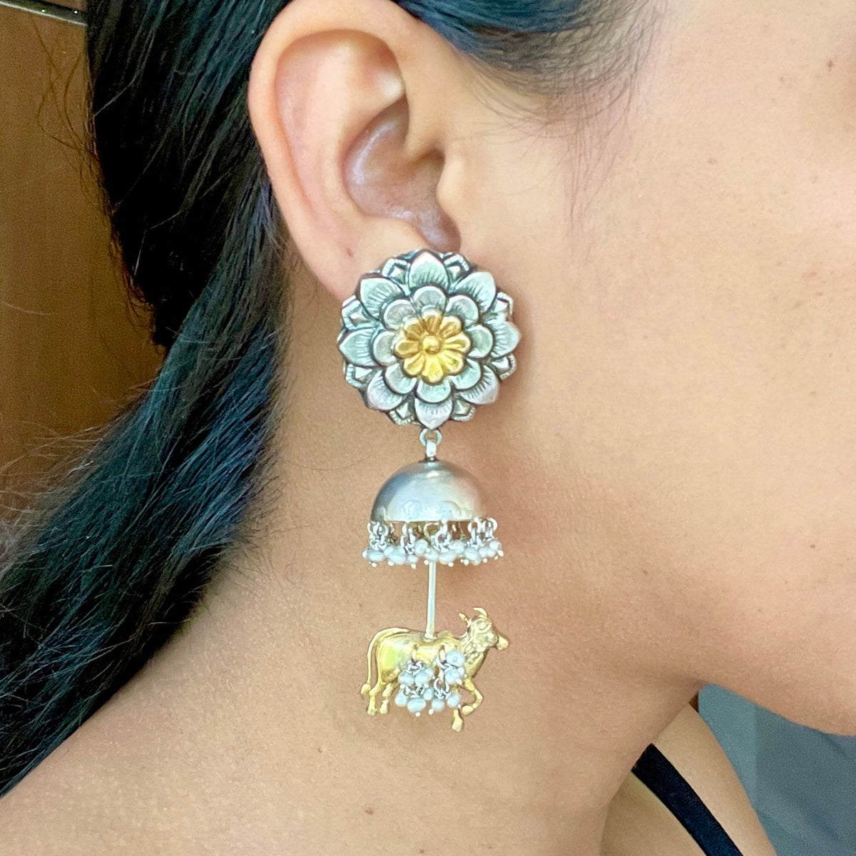 Parna Earrings (Center Circle Gold Polish)