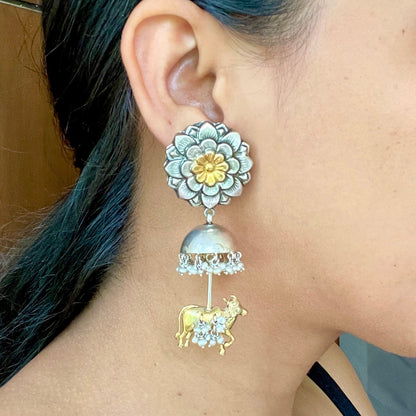 Parna Earrings (Center Circle Gold Polish)