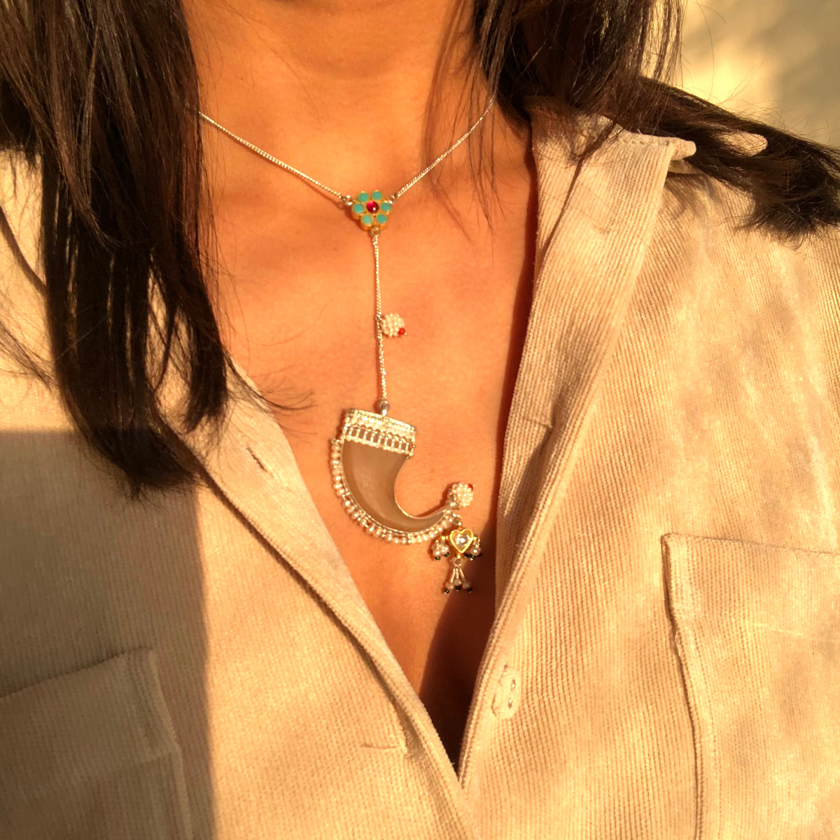 Namur Chain (with blue flower)