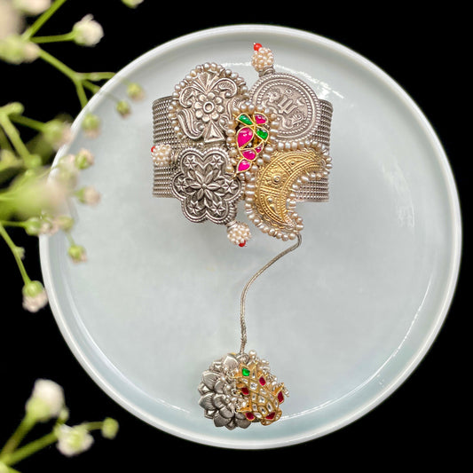 Heer Cuff with Ring