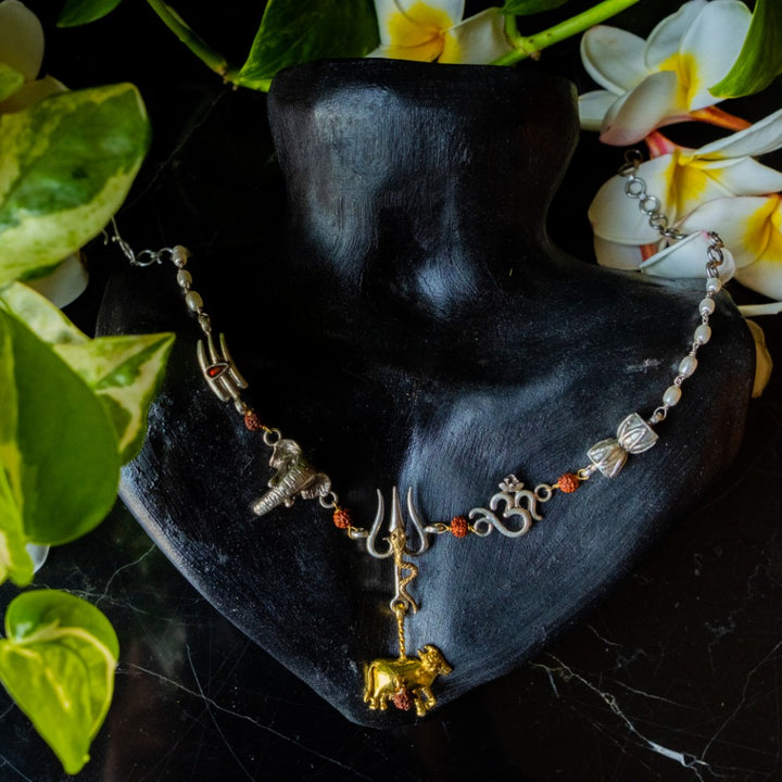 Tejaswani Choker