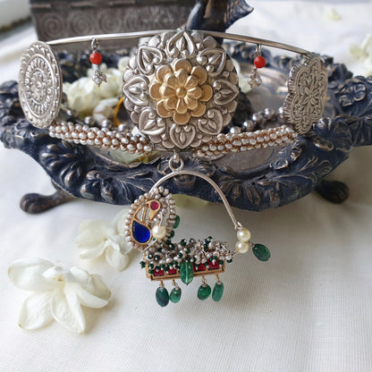Inayat Choker