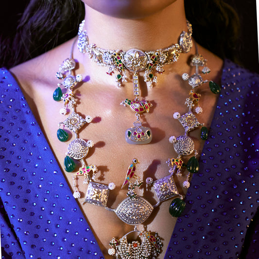 Ahilya Choker