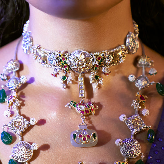 Ahilya Choker