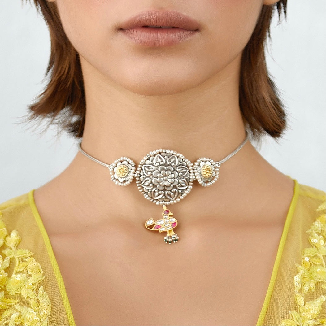 Nirvi Choker
