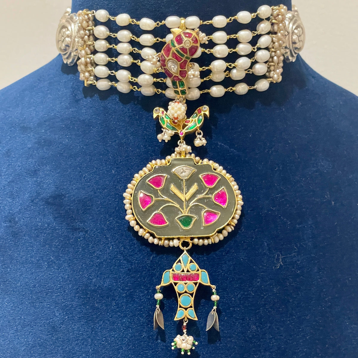 Beyza Choker