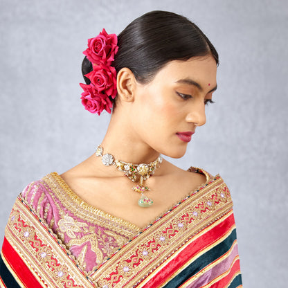 Ahilya Choker
